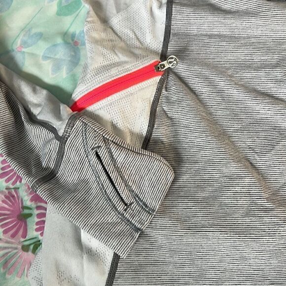 Lululemon Run Wild 1/2 Zip Lace Panel Side Pullover - Picture 3 of 9